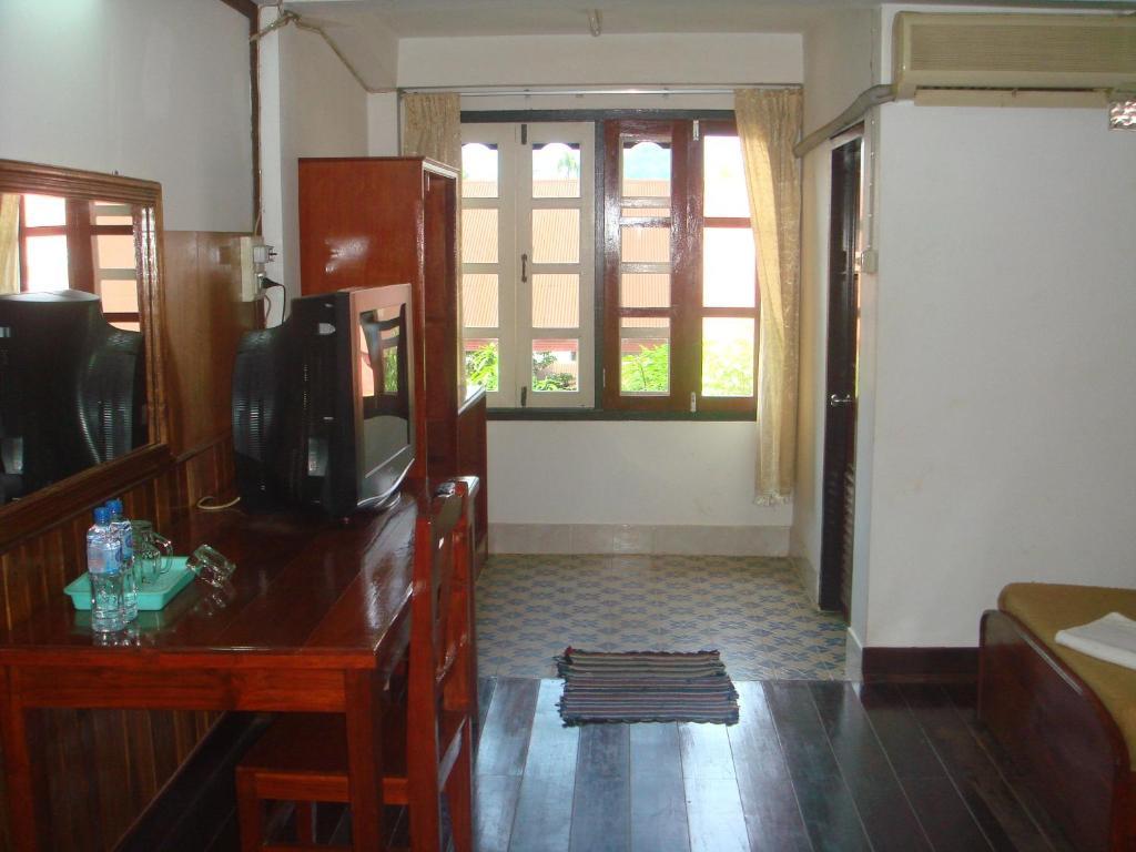 Champa Hotel Паксе Экстерьер фото