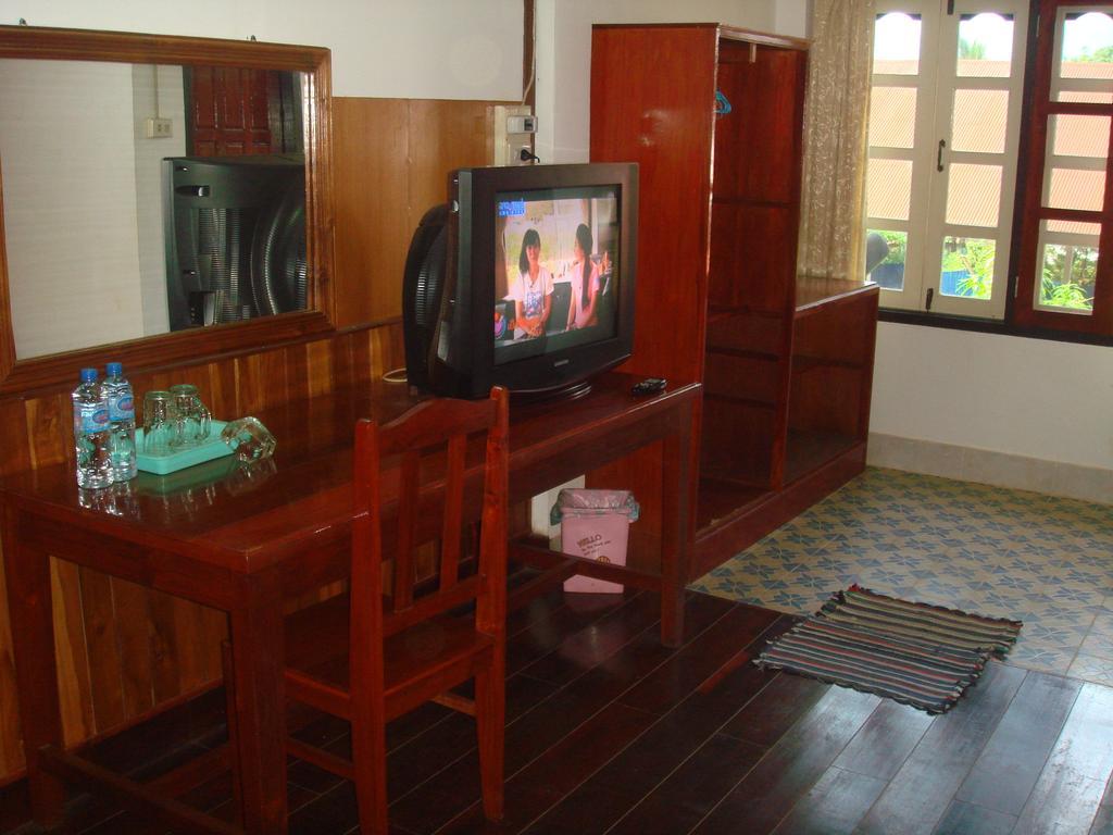Champa Hotel Паксе Экстерьер фото