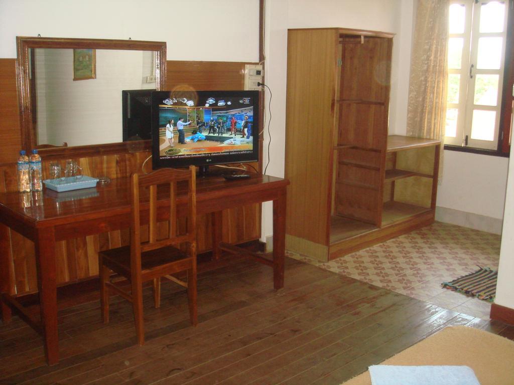 Champa Hotel Паксе Экстерьер фото