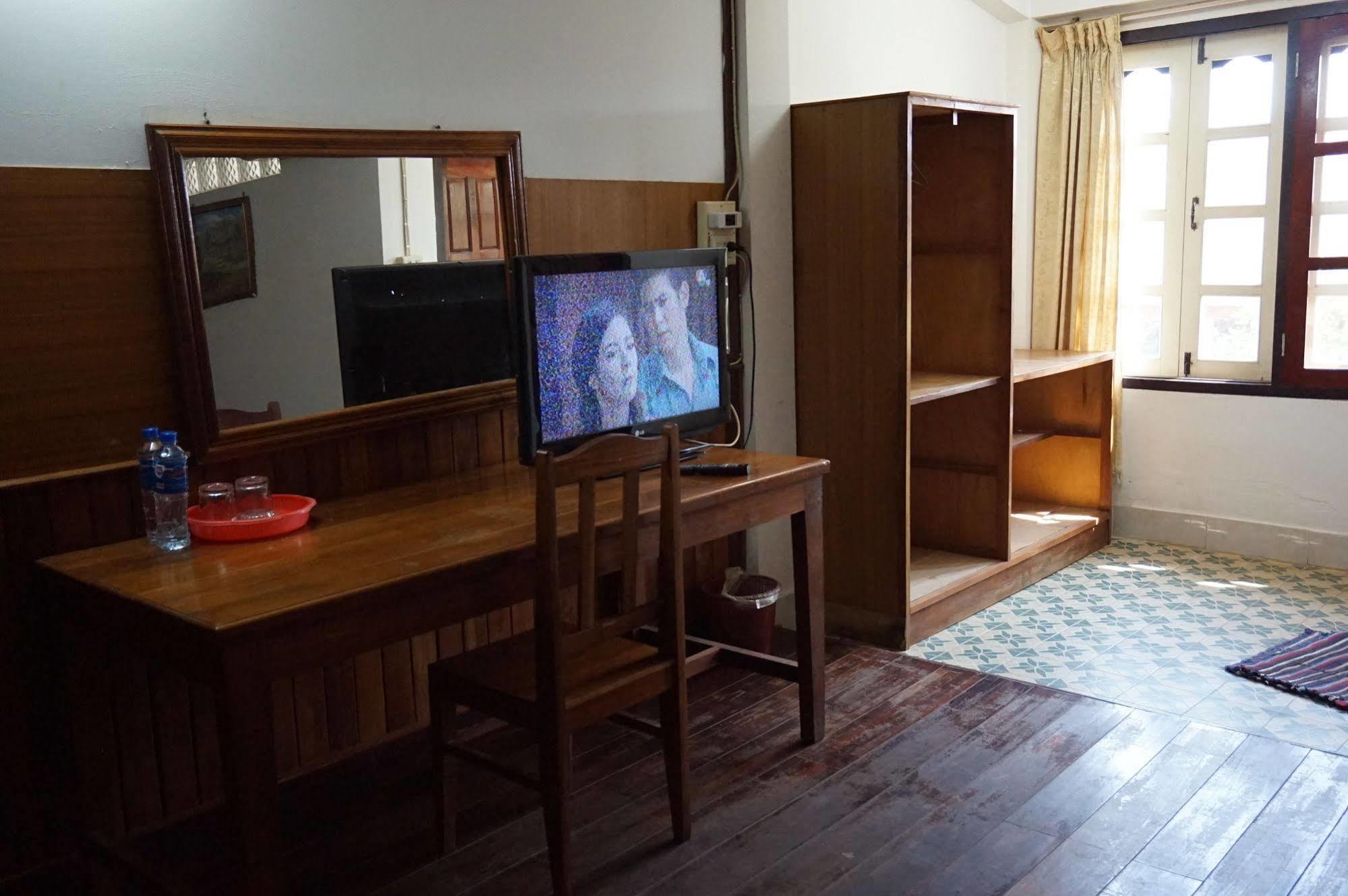 Champa Hotel Паксе Экстерьер фото