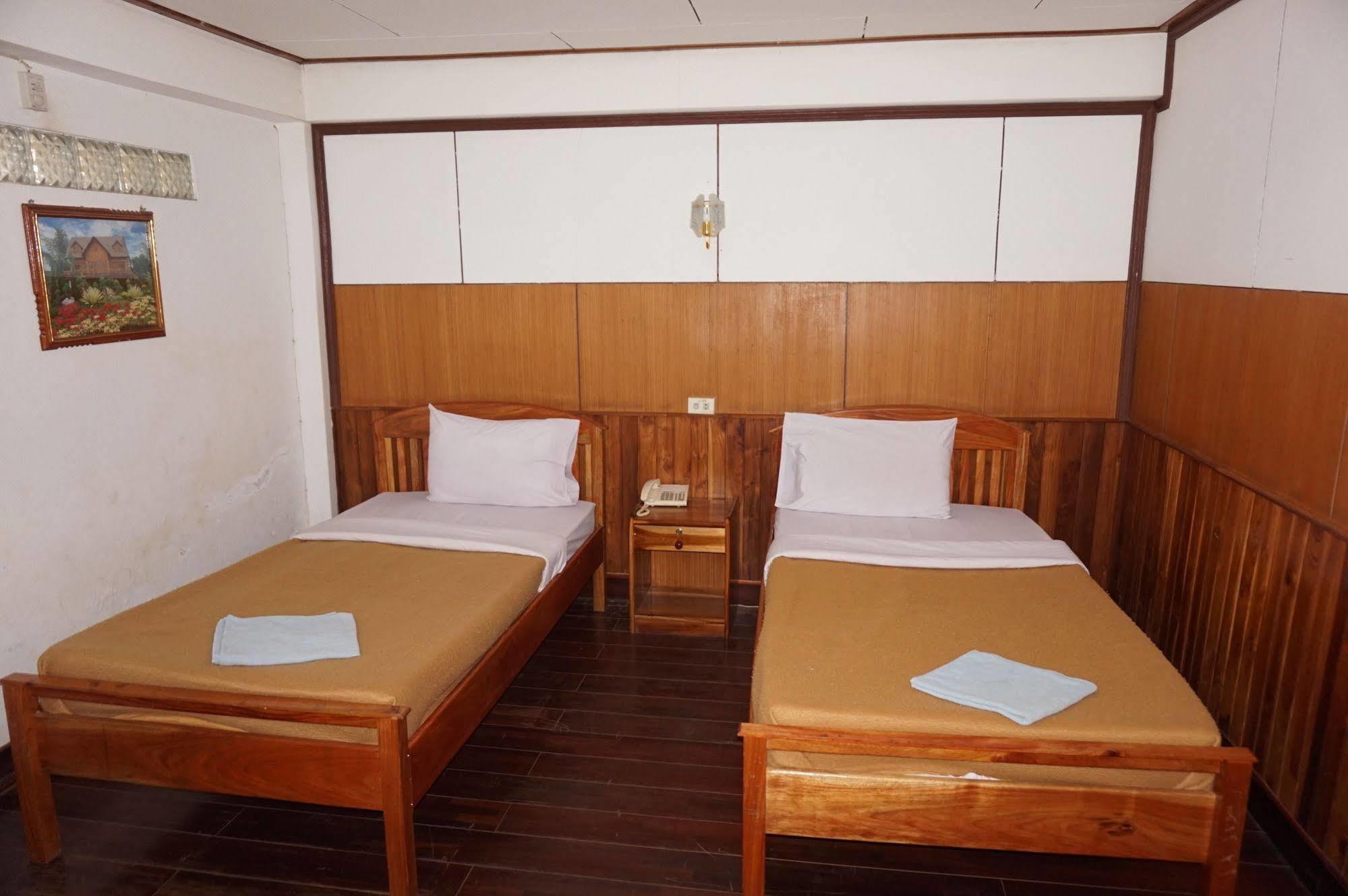 Champa Hotel Паксе Экстерьер фото