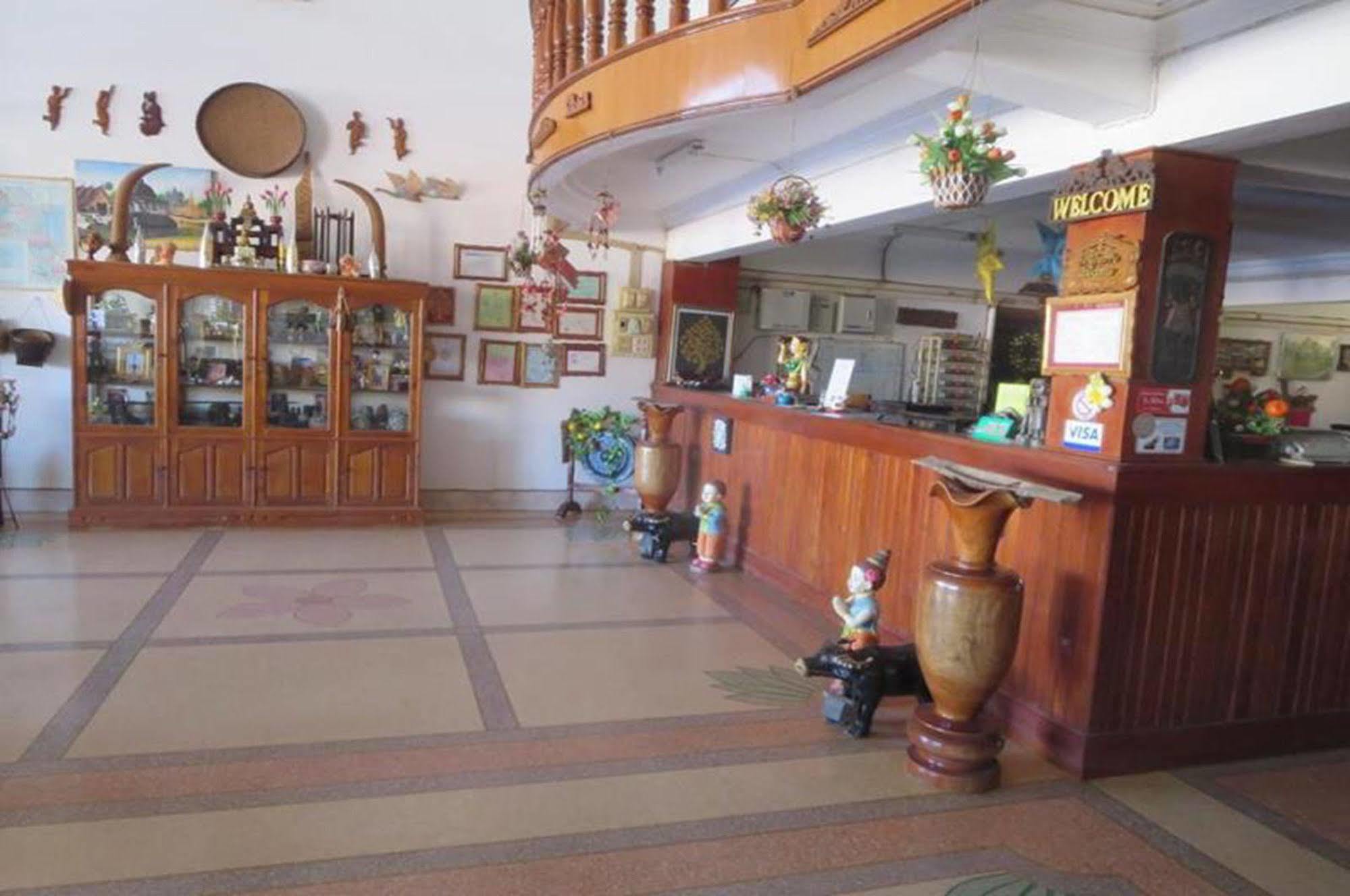 Champa Hotel Паксе Экстерьер фото
