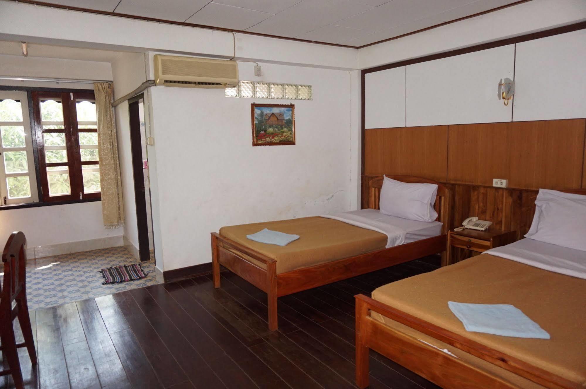 Champa Hotel Паксе Экстерьер фото