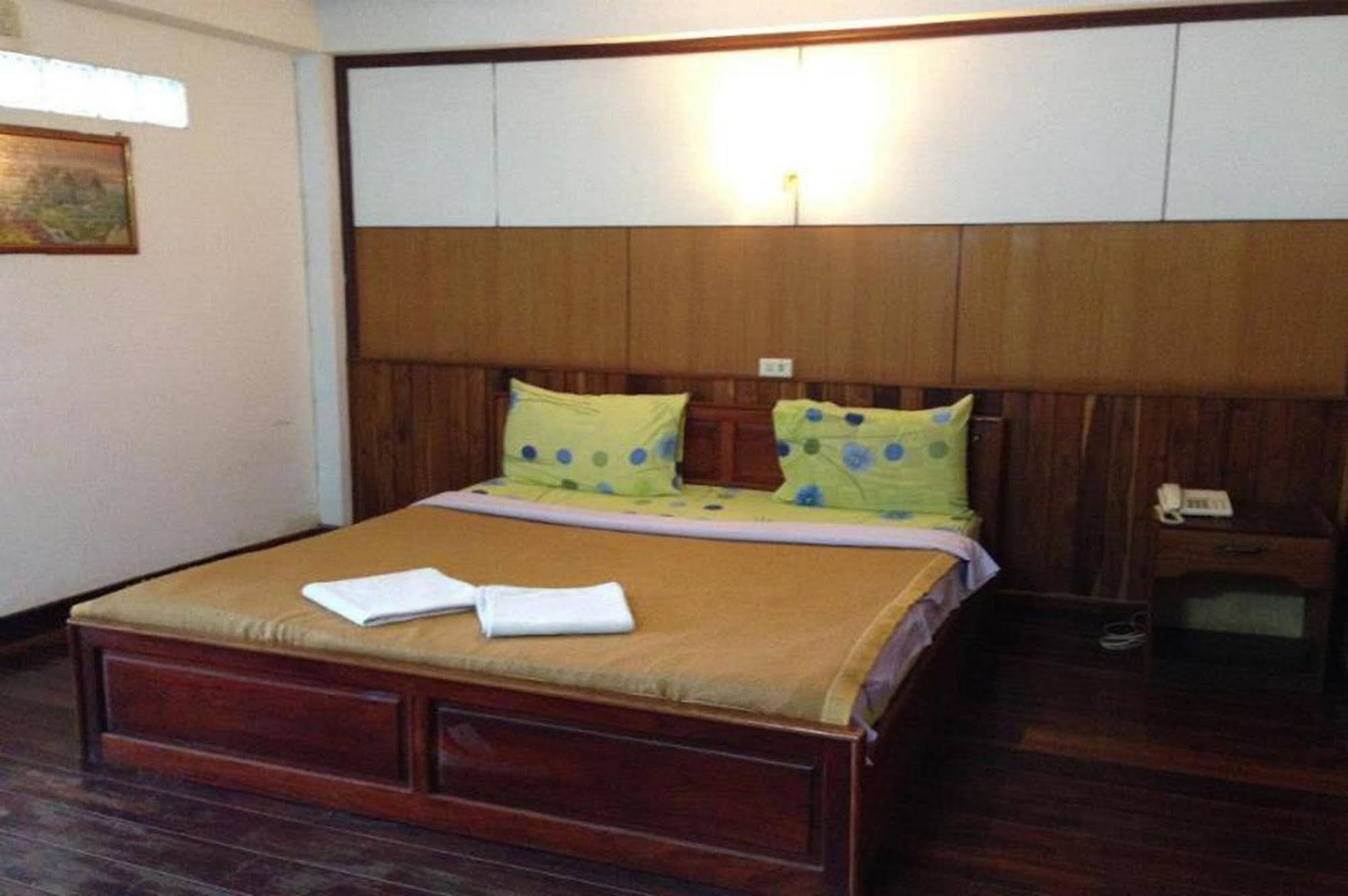 Champa Hotel Паксе Экстерьер фото