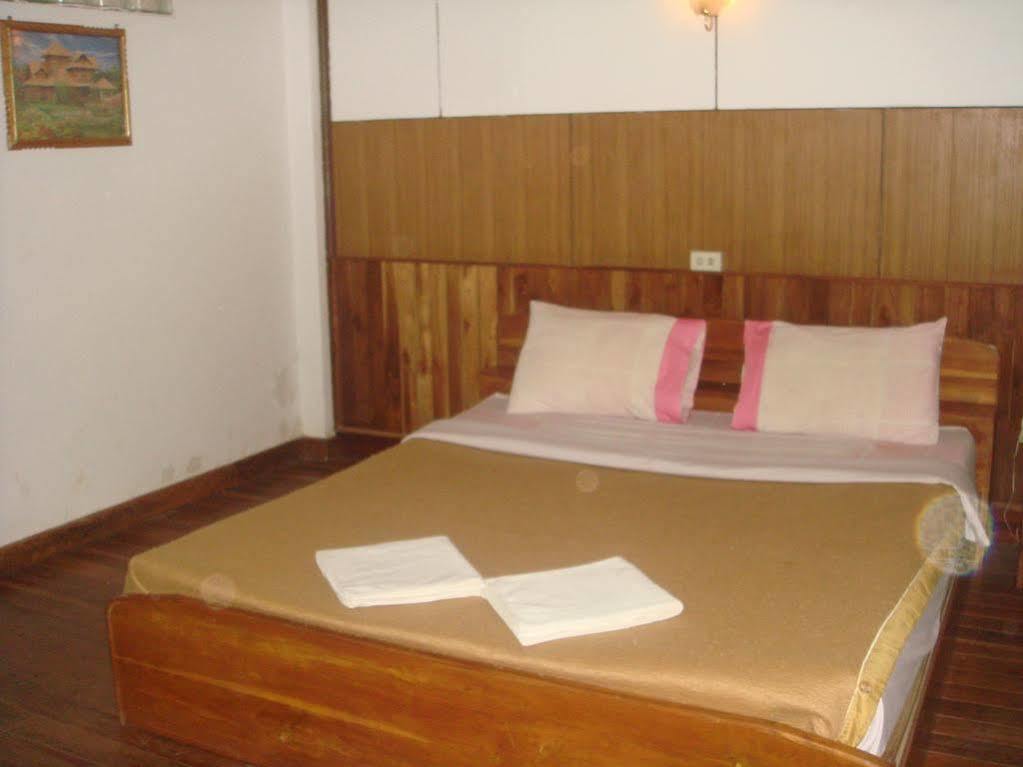 Champa Hotel Паксе Экстерьер фото